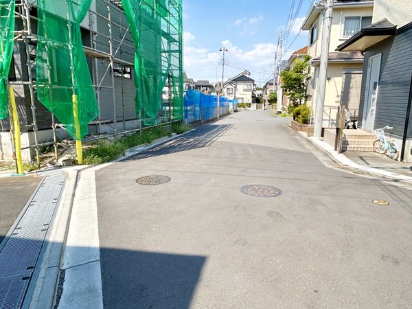 新座市池田3丁目 新築戸建 12号棟 前面道路含む外観