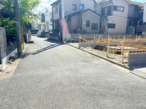 前面道路含む外観