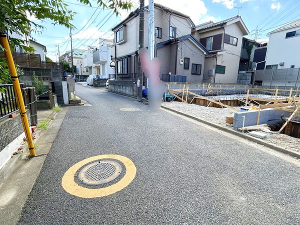 前面道路含む外観