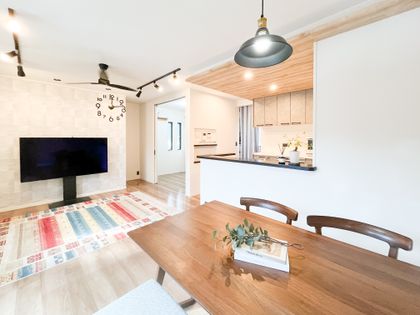 新座市片山3丁目戸建 リビング