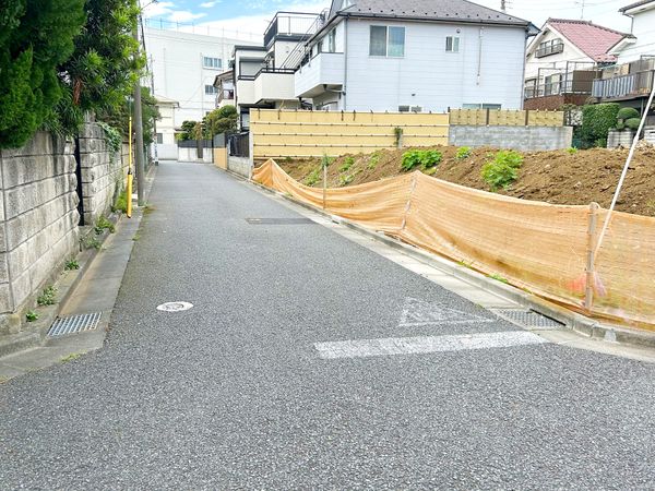 練馬区大泉学園町4丁目 新築戸建 1号棟 前面道路含む外観 前面道路含む外観