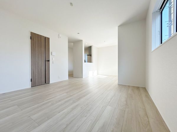 新座市栄5丁目 新築戸建 リビング