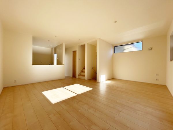 新座市栄5丁目 新築戸建 リビング