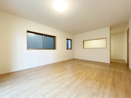 新座市片山3丁目 戸建 リビング