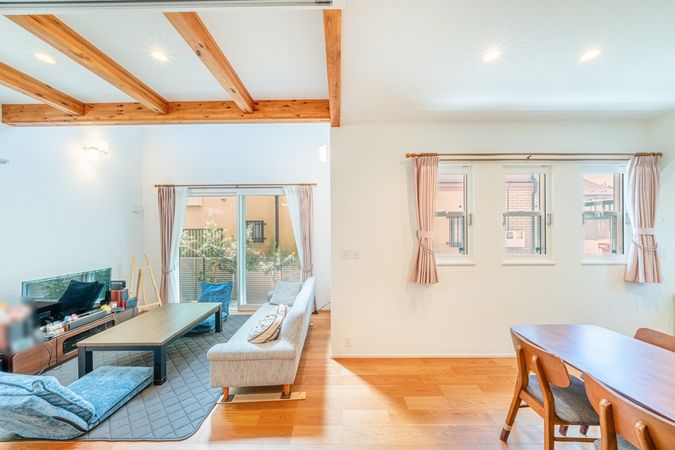 練馬区大泉学園町7丁目 戸建 リビング