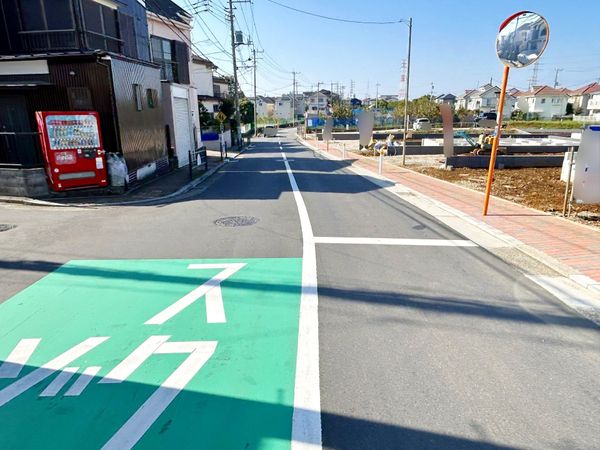 練馬区西大泉4丁目 新築戸建 12号棟 前面道路含む外観 練馬区西大泉4丁目 新築戸建 12号棟 前面道路含む外観