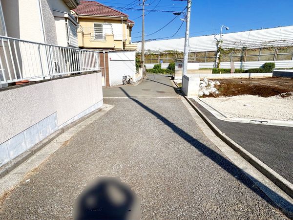 練馬区西大泉4丁目 新築戸建 3号棟 前面道路含む外観 練馬区西大泉4丁目 新築戸建 3号棟 前面道路含む外観