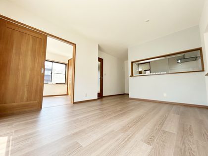 新座市片山3丁目 戸建 リビング