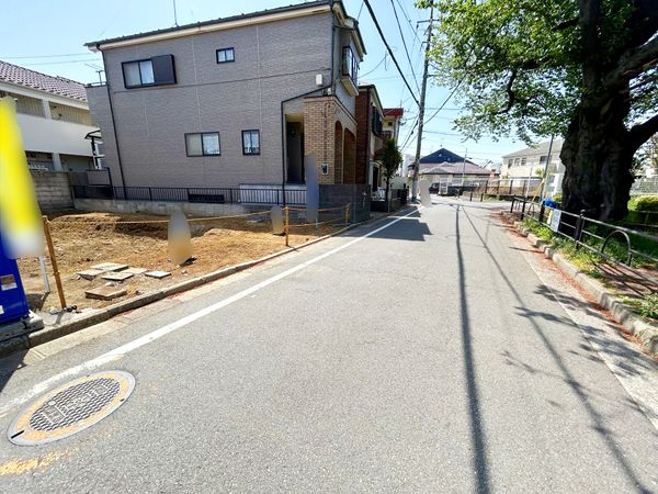 練馬区東大泉3丁目 新築戸建 前面道路含む外観 練馬区東大泉3丁目 新築戸建 前面道路含む外観