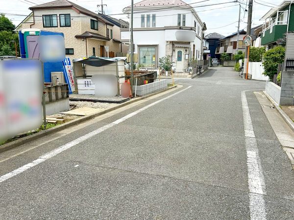 前面道路含む外観