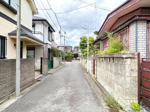 前面道路含む外観
