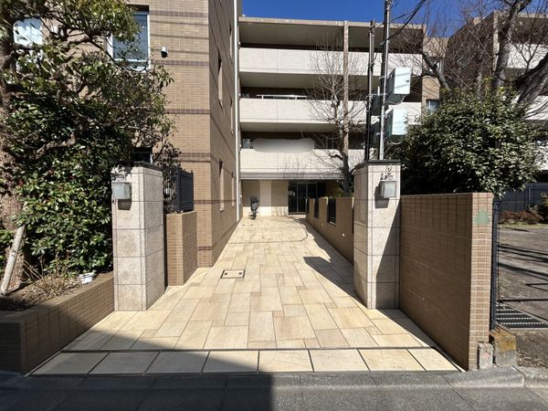 D’グランセ大泉学園レジデンス エントランス