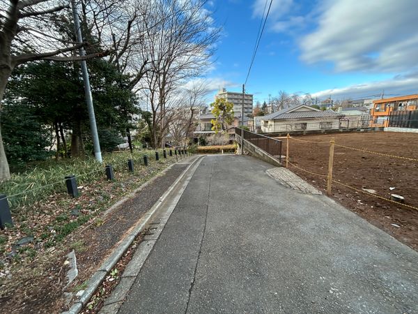 志木市本町4丁目 土地1区画 前面道路含む外観 志木市本町4丁目 土地1区画 前面道路含む外観