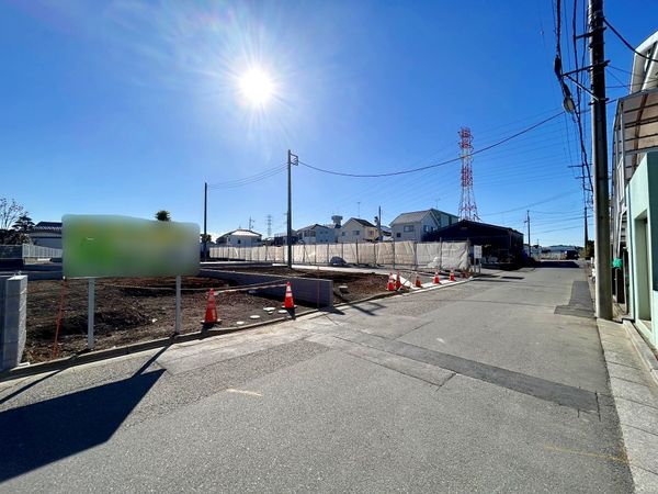 前面道路含む外観