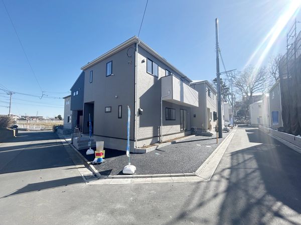 朝霞市宮戸3丁目新築戸建 1号棟 前面道路含む外観