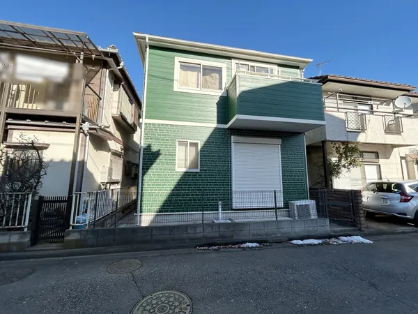 リビングは南側に大きな窓があります。