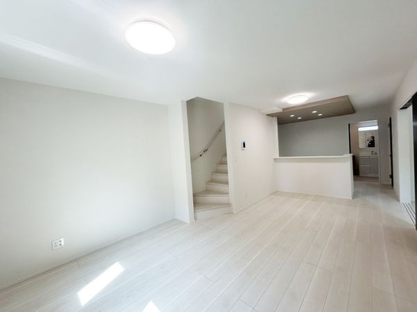 朝霞市根岸台7丁目 新築戸建 リビング