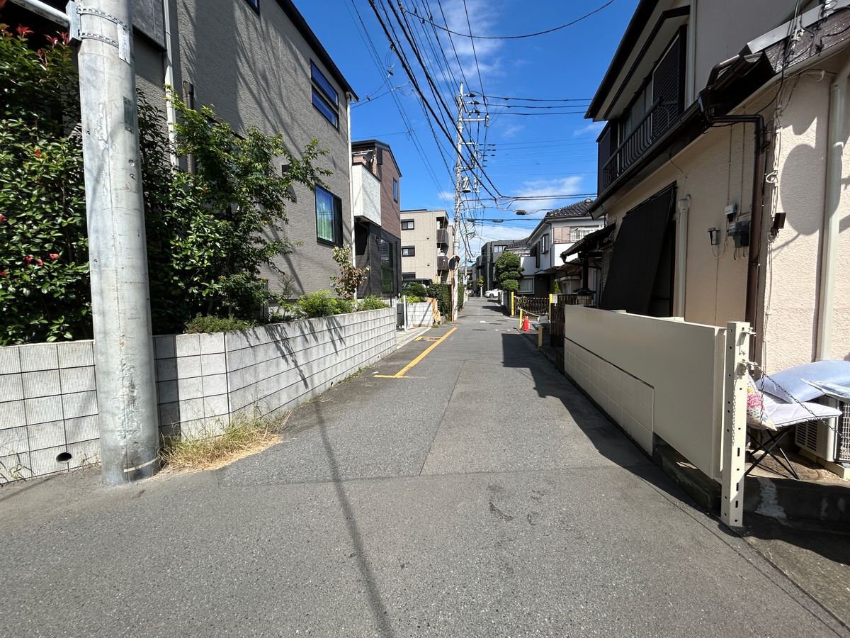 新座市東北2丁目 戸建 前面道路含む外観 前面道路含む外観