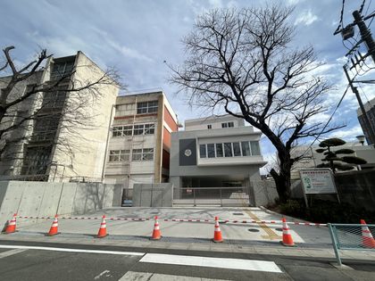 朝霞市立朝霞第六小学校（約580ｍ）