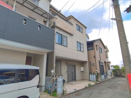 前面道路含む外観