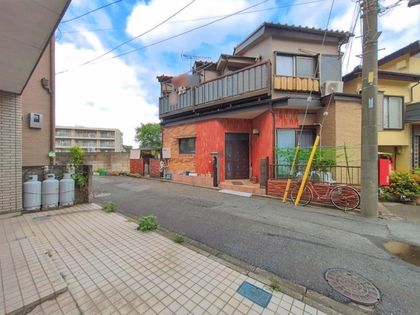 前面道路含む外観