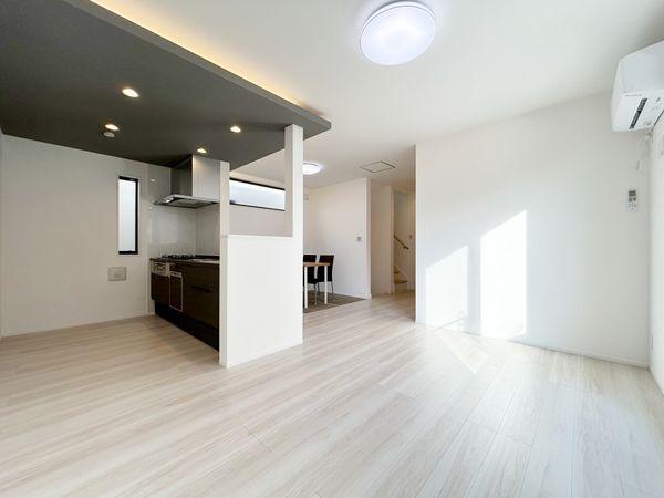 志木市柏町1丁目 新築戸建B号棟 リビング