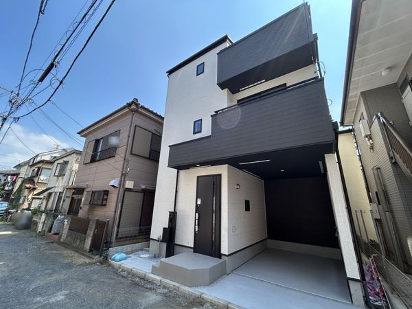 朝霞市朝志ケ丘4丁目新築戸建 1号棟 前面道路含む外観 朝霞市朝志ケ丘4丁目新築戸建 1号棟 前面道路含む外観