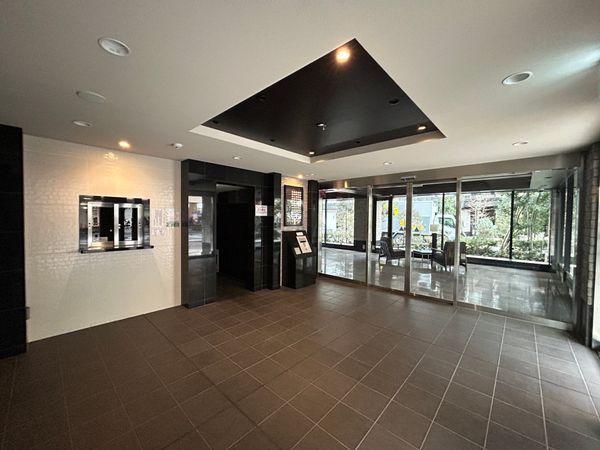 グローベルザ・ステーション新座 グランエンブレム エントランス グローベルザ・ステーション新座 グランエンブレム エントランス