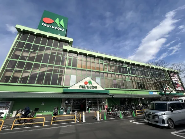 徒歩10分。徒歩10分