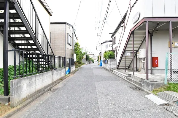車の通りも少ない閑静な住宅地