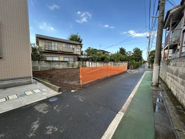 １区画２区画現地全景前面道路の様子