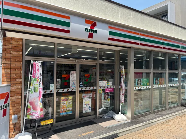 セブンイレブン板橋赤塚一番通り店（約130ｍ）