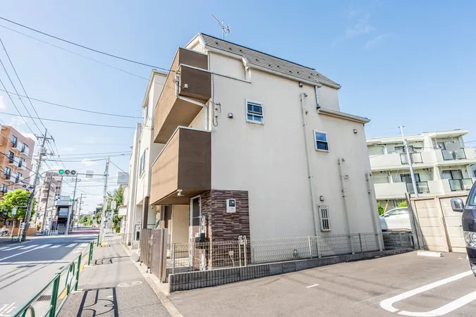 【外観】こだわりの注文住宅防犯カメラ設置の為、防犯性に優れております。