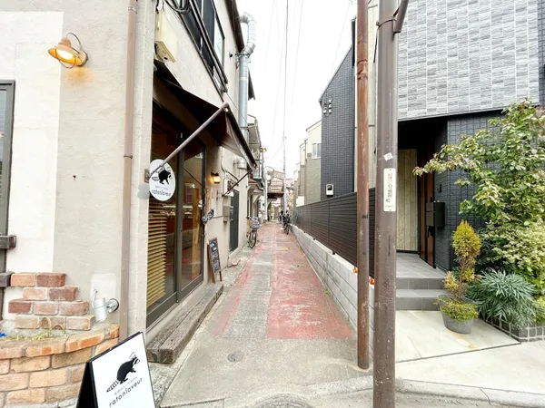 公園も徒歩4分の距離にあり、のびのびと子育てができる住環境が整っています。