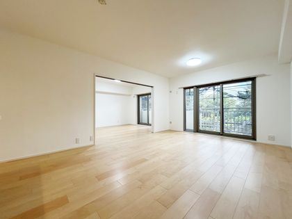 光が丘パークタウンゆりの木通り南2号棟 リビング