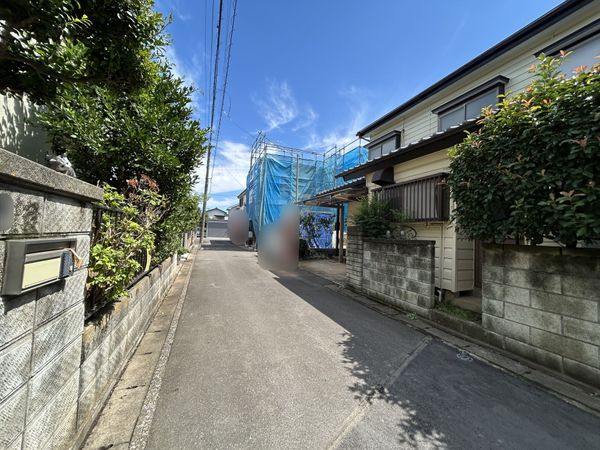 前面道路含む外観