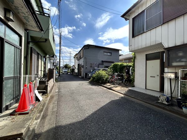 前面道路含む外観