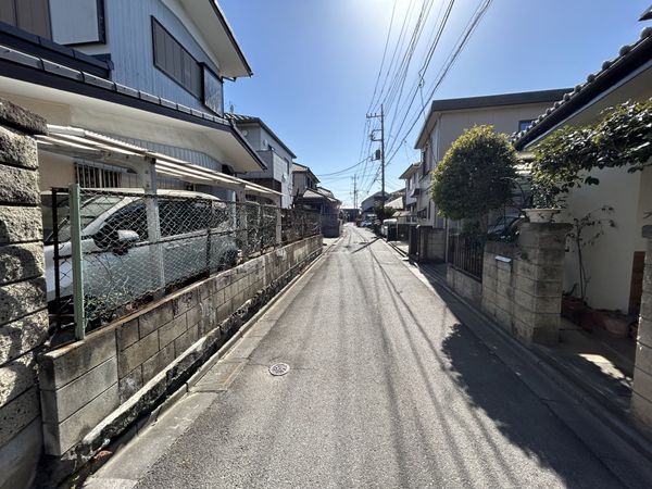 前面道路含む外観