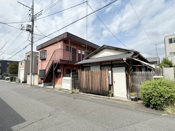 現況建物あり、更地にて引渡し