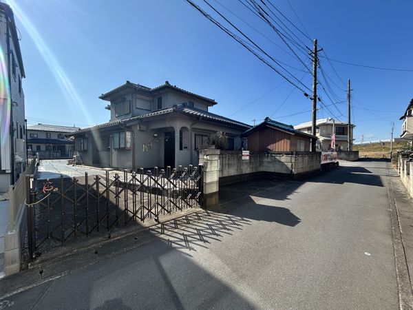 坂戸市中富町 土地 前面道路含む外観 坂戸市中富町 土地 前面道路含む外観