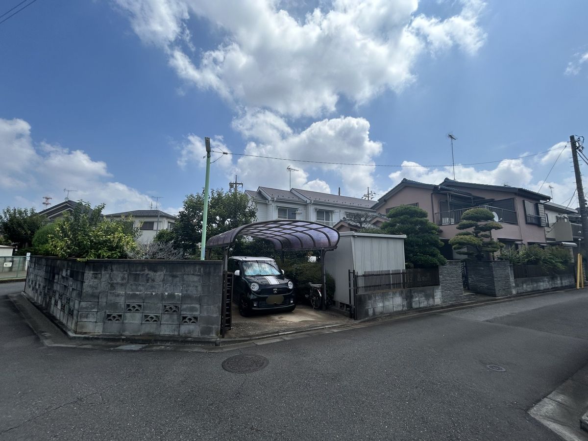前面道路含む外観