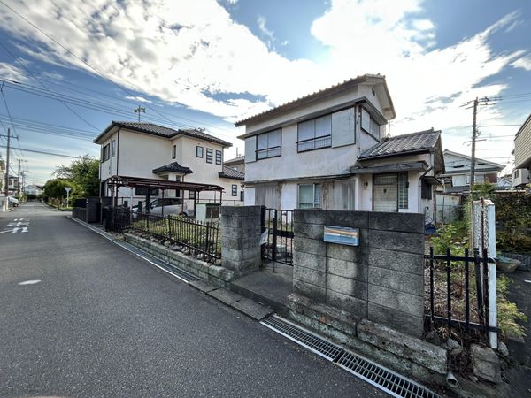 前面道路含む外観