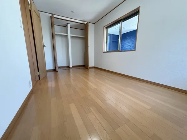 １階洋室約７.５帖