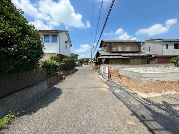 川越市霞ケ関東3丁目 3期 新築戸建 前面道路含む外観