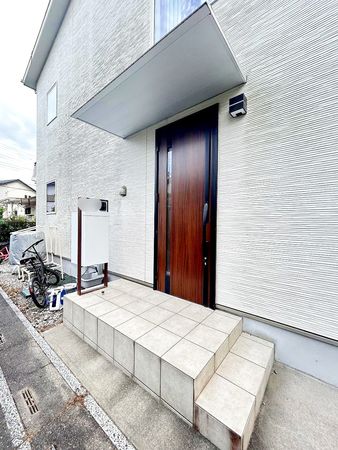 鶴ヶ島市鶴ヶ丘 戸建 玄関 鶴ヶ島市鶴ヶ丘 戸建 玄関