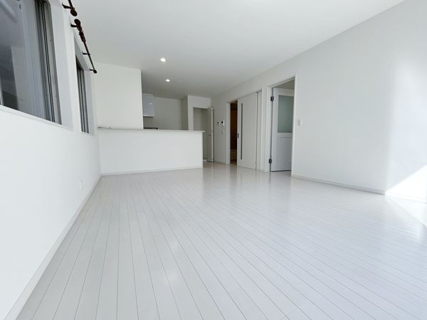 鶴ヶ島市大字鶴ヶ丘戸建 リビング