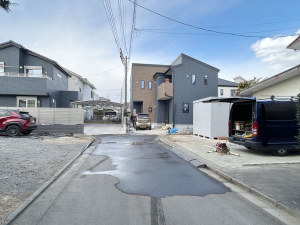 川越市旭町3丁目新築戸建 前面道路含む外観