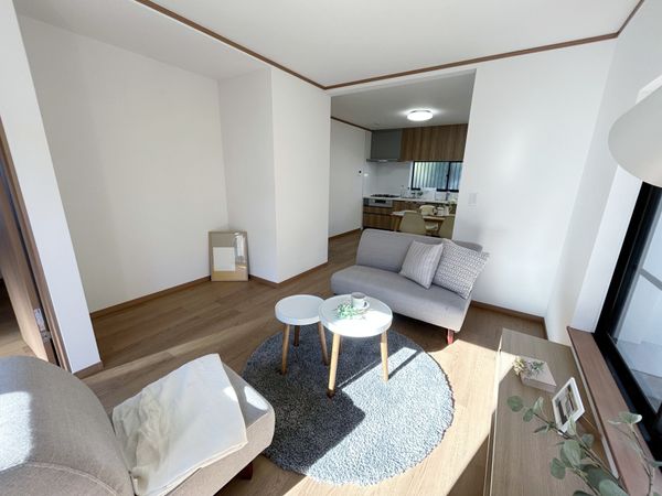 川越市大字寺尾戸建 リビング