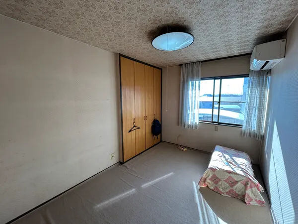 ２階洋室（南側）