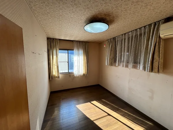 ２階洋室（南西側）